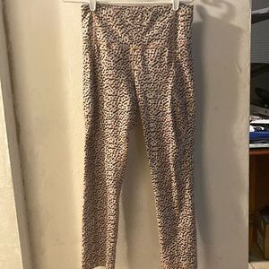 Scorpio leggings in pink cheetah print size medium